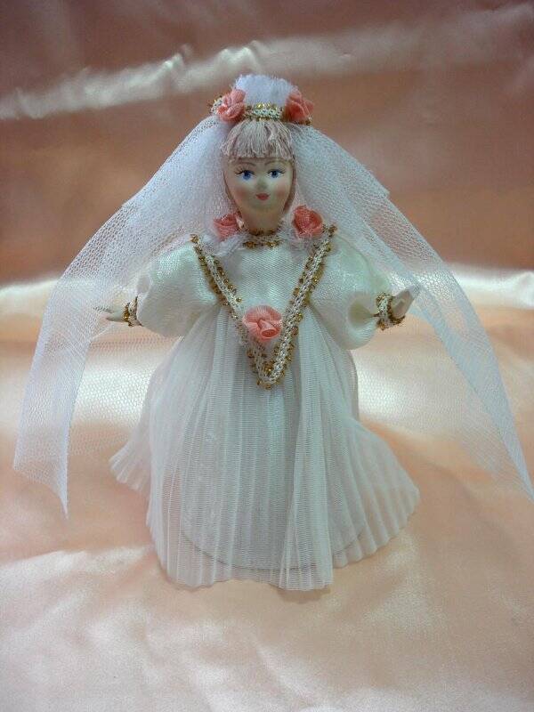 Коллекция кукол. Кукла - невеста.