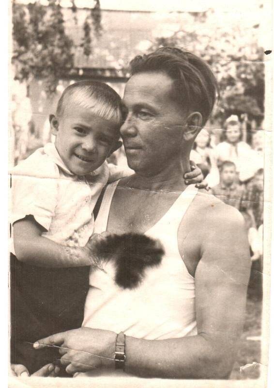 Фотография. Захаров К.М. с сыном
