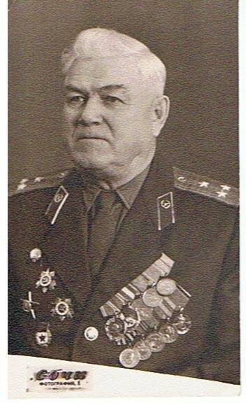 Фотография. Петрова В.П.-гвардии полковника , члена КПСС с 1919г. с дарственной надписью