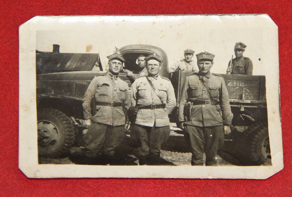 Фотография. Иваницкий Д.П. с солдатами польской армии.