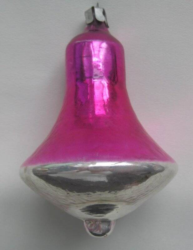 Игрушка ёлочная стеклянная  «Колокольчик серебристо-розовый»