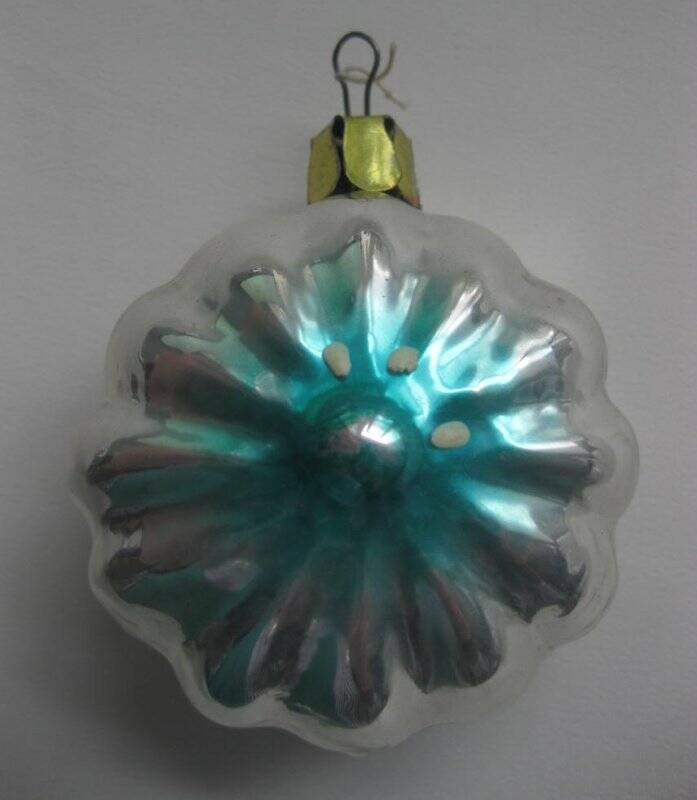 Игрушка ёлочная стеклянная «Фонарик в форме цветка серебристо-зеленый»