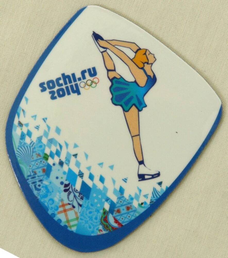Магнит с изображением фигуристки, логотипа Сочинской Олимпиады.