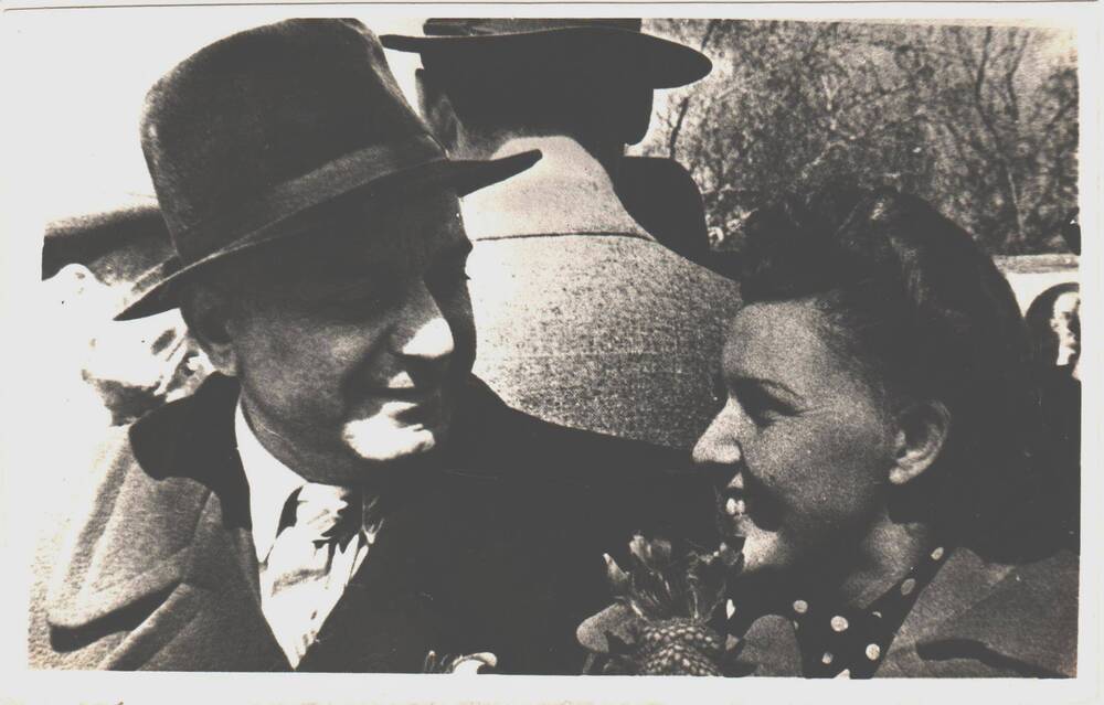Тамара Владиславовна Петкевич с другом Караяниди Д.Ф. 1954-1955-е годы.