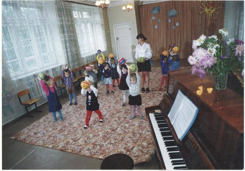 Фотография. На музыкальном занятии в детском саде «Березка», г.Тетюши