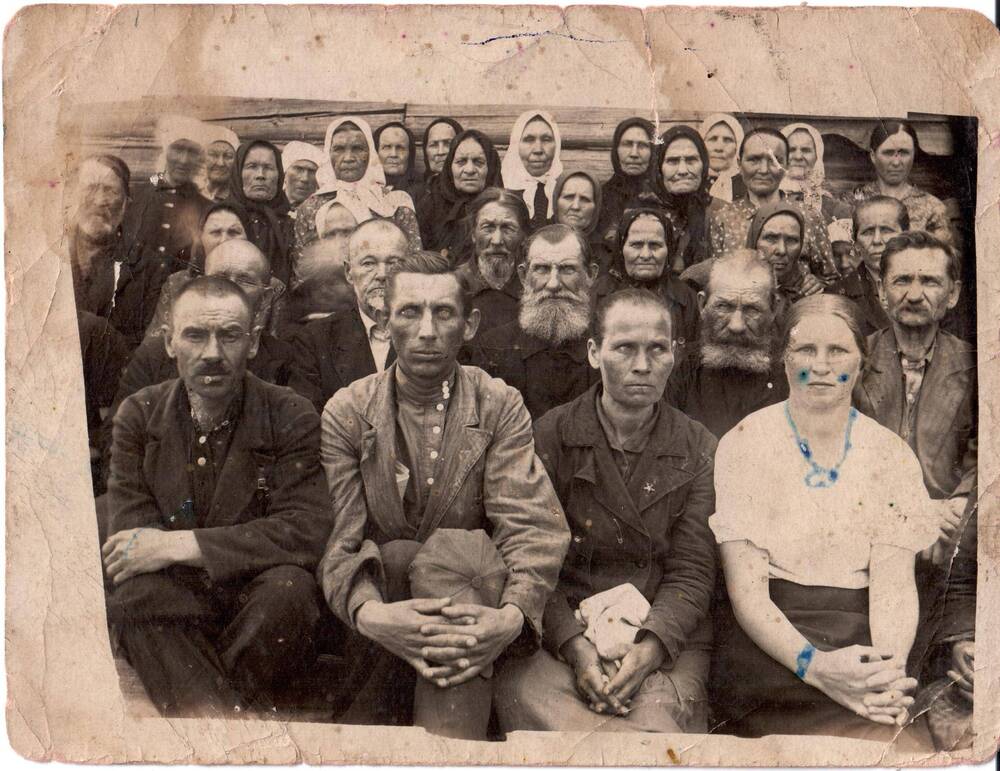 Фотография групповая, сбор престарелых избирателей, выборы 1938 г., 23 февраля д. Парфеньково.