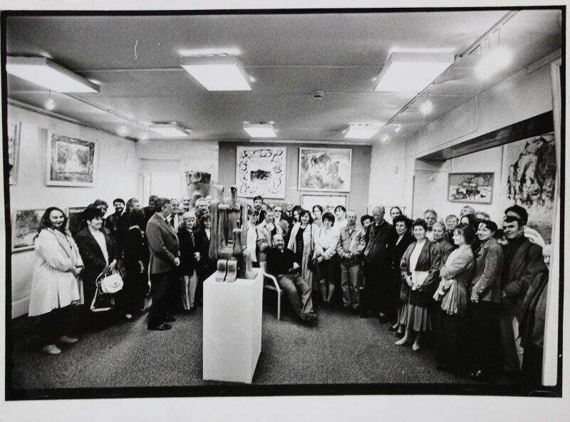 Фото с открытия выставки художника А.С. Слепышева в Музее Вадима Сидура 1 сентября 1997 года.