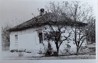 Фото с изображением здания почты в х. Ляпино, 1950-е г.