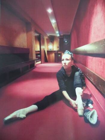 Фото: Балерина Тодинова Светлана в репетиционном зале