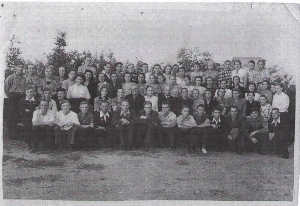 Фото День встречи окончив школу.19 августа 1956 г.