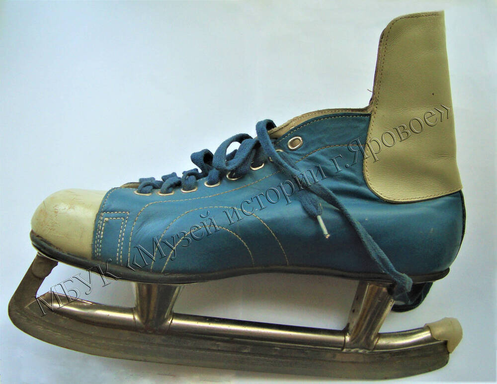 Коньки хоккейные (ботинок правый из пары)