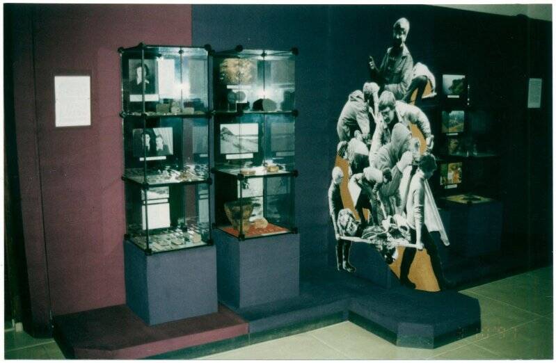 Фотография. Экспозиция юбилейной выставки «100 лет Сахалинскому музею».