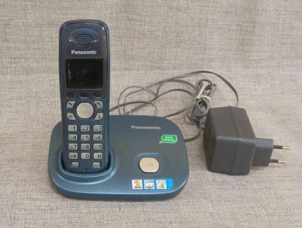 Телефон «Panasonik» цифровой беспроводной, модель № KX-TG8011 RU. 