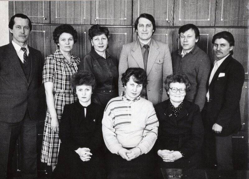 Фотография. Александр Драгунов с сотрудниками редакции газеты «Саткинский рабочий», 5 марта 1986 года