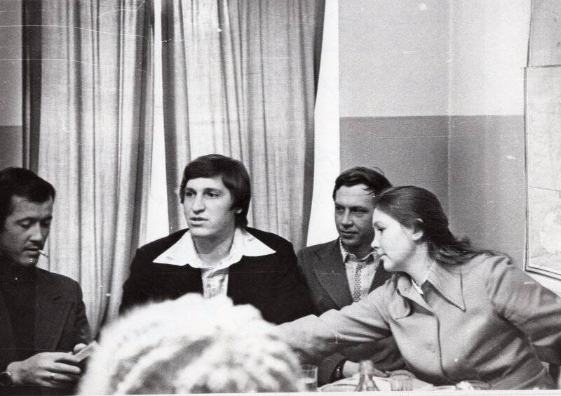 Фотография. Александр Васильевич Драгунов с коллегами, 1979 год