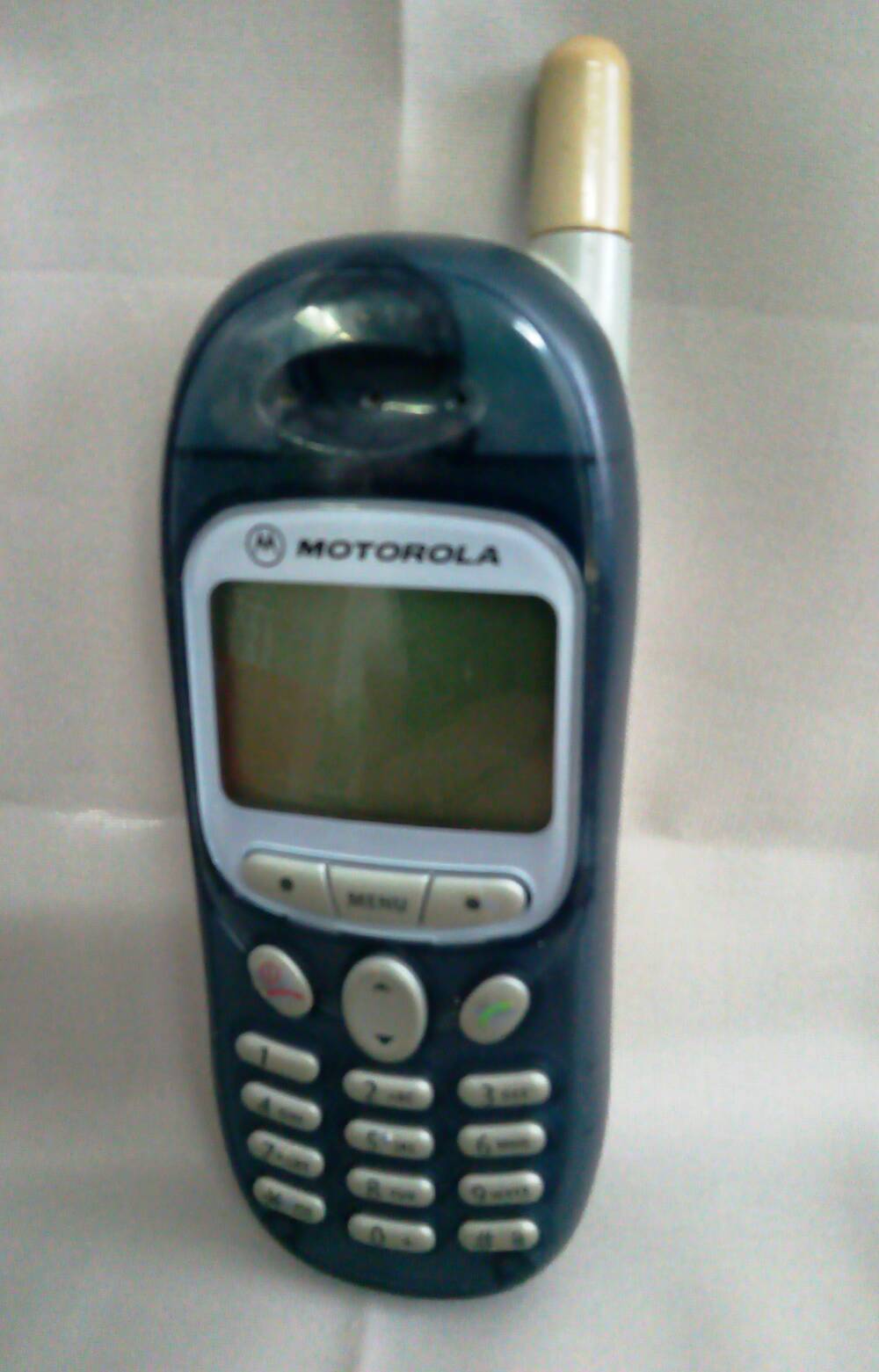 Сотовый телефон Motorola. Американская компания «Motorola», 
 Китай, 1998 г.