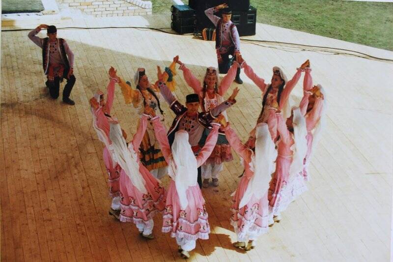 Фото цветные, посвященные празднованию 30-летнего юбилея города Нижнекамска