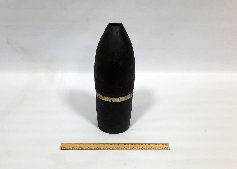 105 мм снаряд от советской гаубицы