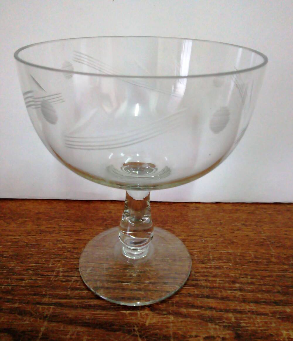 Креманка – вид стеклянной посуды для подачи десертных блюд. СССР 1970-1980 гг.