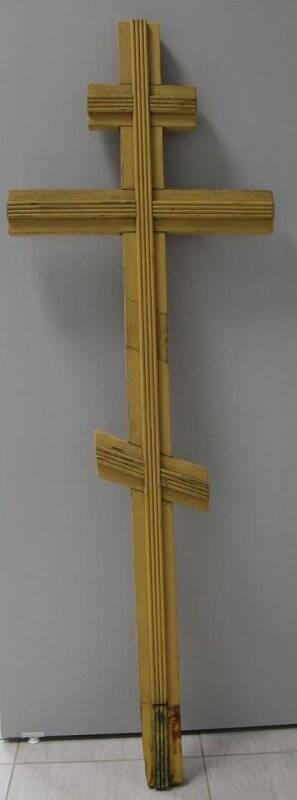 Крест деревянный с храма.
