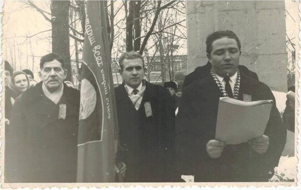 Фото ч/б сюжетное на снимке М.Д. Богданов, И. Самуйлов 5 декабря 1965 г.