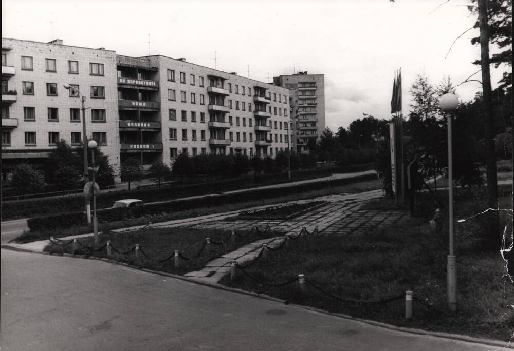 Фото г. Сосновый Бор, ул. Ленинградская рядом со спорткомплексом Малахит