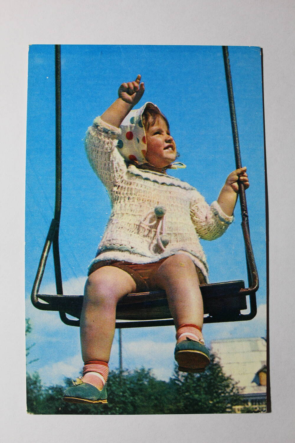 Фотография. Подборка открыток с изображением детей. Довольная