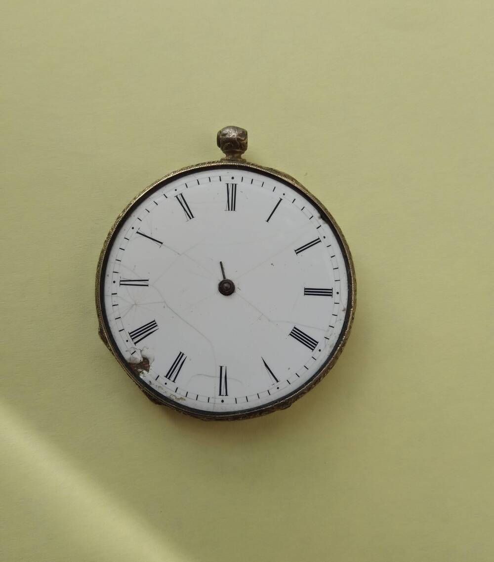 Швейцарские карманные цилиндровые часы Adrian Mole, XIX век, в гравированном  серебряном корпусе.