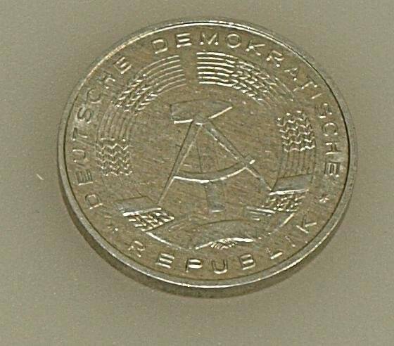 Монета 10 пфеннигов. ГДР
