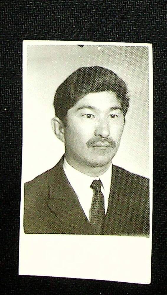 Фотография. Кинжеев Б.А. – старшего инженера бюро инструментального хозяйства Каспийского машзавода в 1973 году.