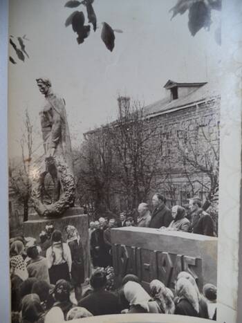 Фото: Открытие памятника воинам, павшим в ВОВ, на пос.ЯМОЗ Ядринского района.
