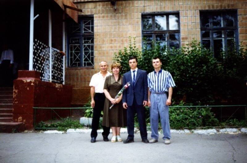 Фотография. Прокопенко Александр Фёдорович с женой и сыновьями.