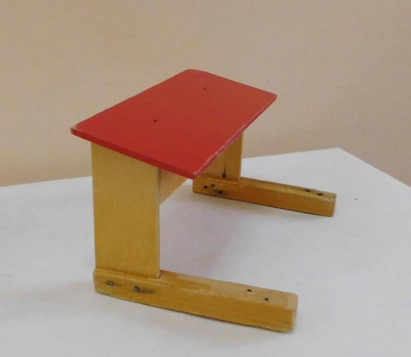 Игрушка Парта школьная из набора школьной мебели  «Подарок дошкольнику»