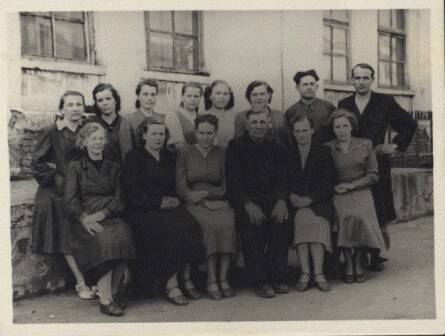 Фотография. Групповая. 14 человек в 2 ряда. 1950 г.