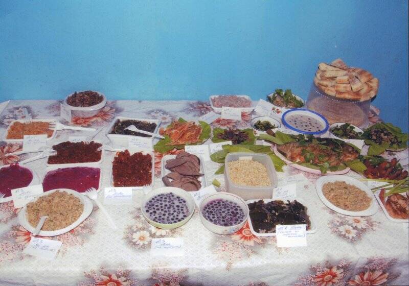 Фотография сюжетная. Национальные блюда КМНС Сахалинской области