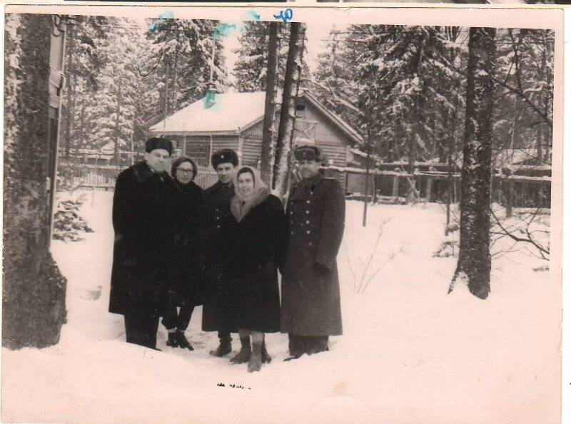 Фотография. Коровников Иван Терентьевич генерал-полковник с родственниками