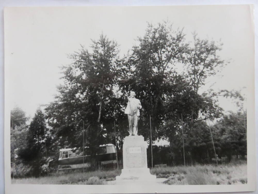 Фотография Памятник В.И. Ленину на центральной площади в г. Гаврилов Посад