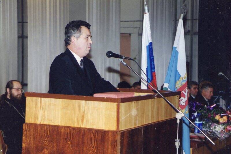 Фотография. Вступление в должность главы города Карпинск. 19.12.2000 г.