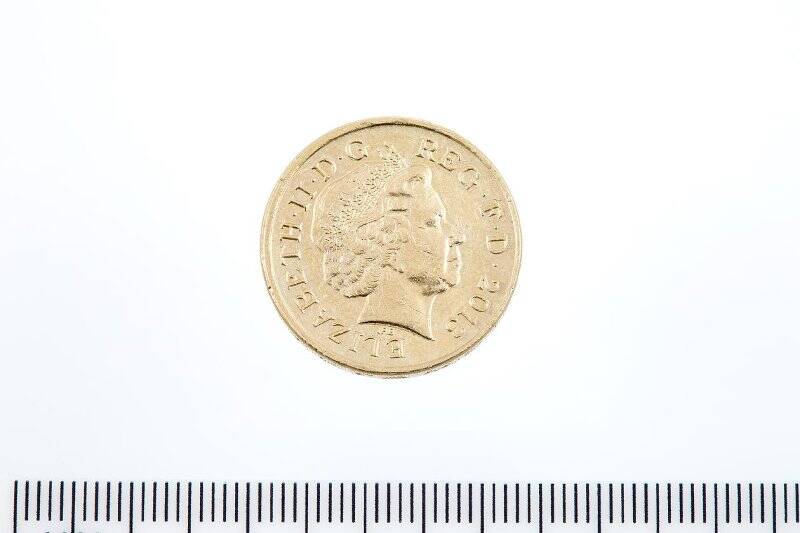 Монета юбилейная. 1 фунт. Великобритания. Великобритания