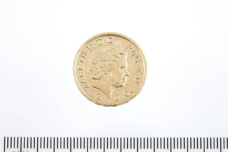 Монета юбилейная. 1 фунт. Великобритания. Великобритания