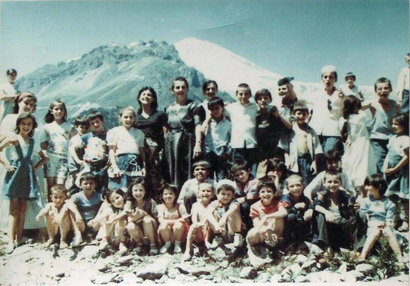 Фотография. Дети, побывавшие в заложниках осенью 1992г. на лечении в г.Нальчик.