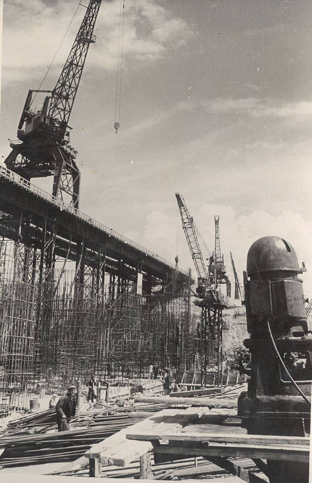 Фото. Строительство Волго-Донского канала. На строительстве плотины.