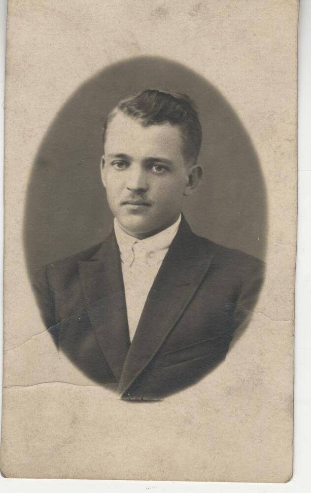 Фотография черно-белая. Петр Степанович Дурай. С. Муданьцз, 19 августа 1924 г.