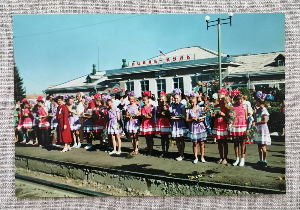 Фото. Встреча гостей праздника. Август 1995г.