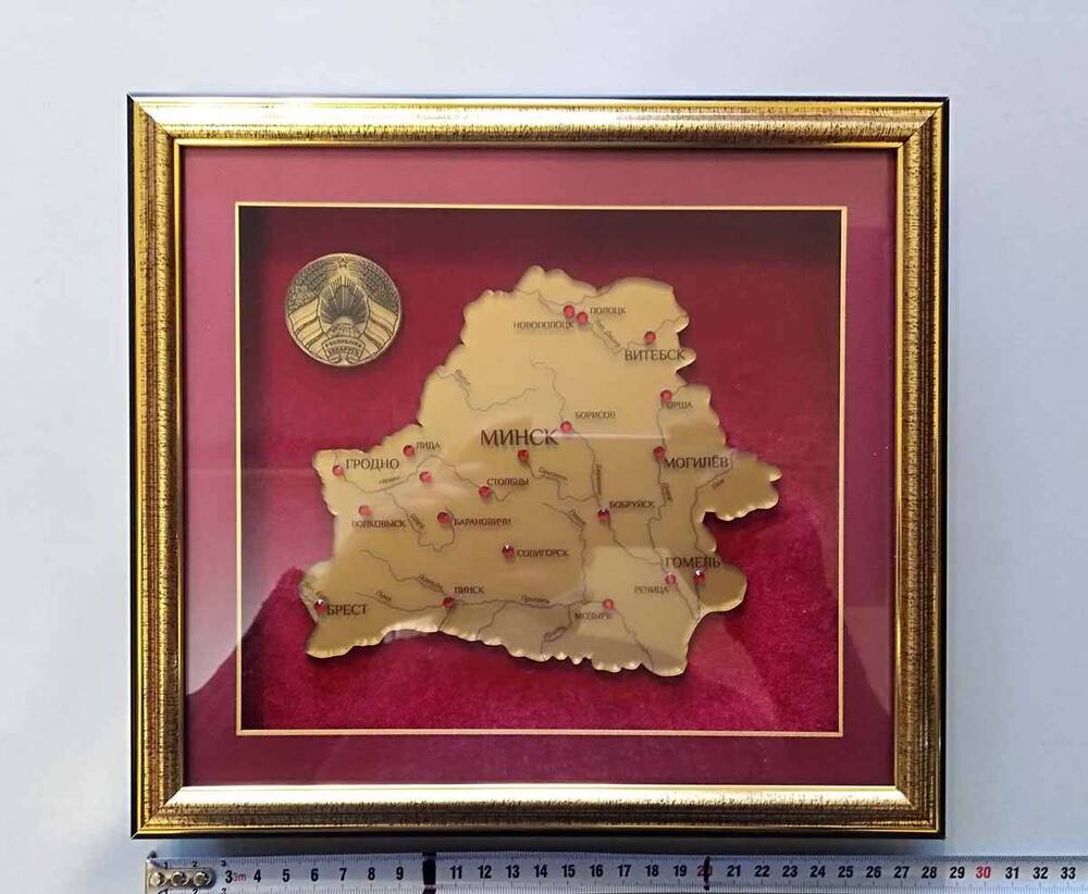 Декоративное панно, настенное (плакетка объемная), в виде карты и герба Республики Беларусь