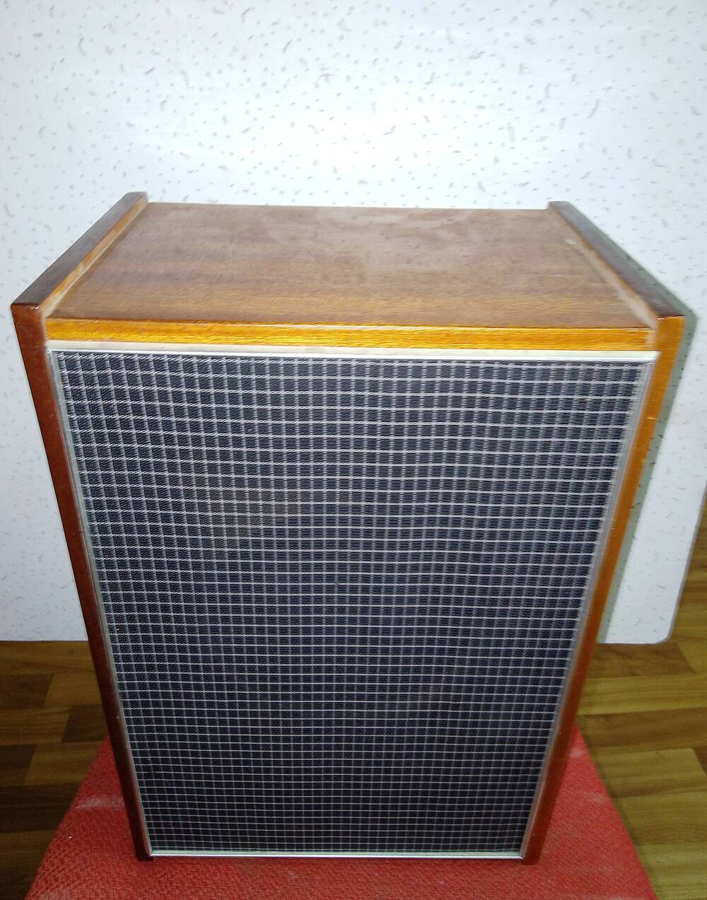 Акустическая система (звуковая колонка) ЗАС-2 к радиоле «Вега -312». СССР  г.Бердск, 1974 г.