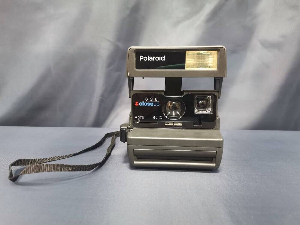 Фотоаппарат моментальной печати «Polaroid». Модель «636 Close-up».