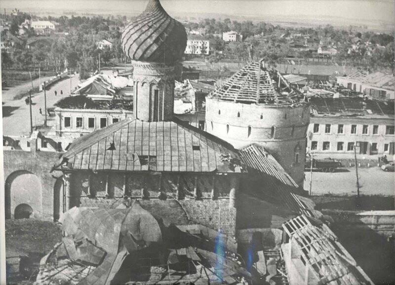 Фотография. Восстановление Ростовского кремля после смерча (август 1953 г.). Церковь Одигитрии.