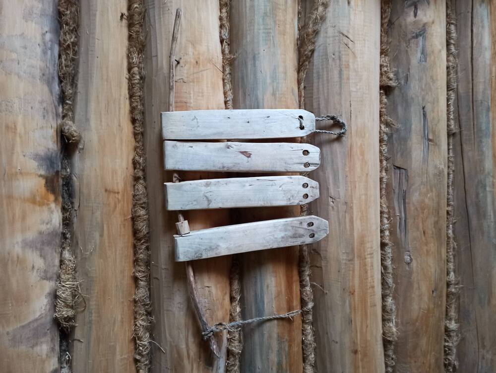 Подножки деревянные к ткацкому станку.