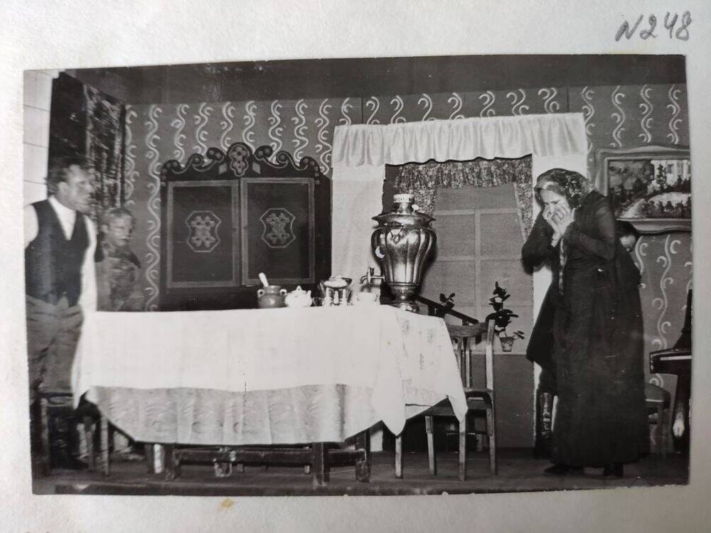 Фото Крах семьи из альбома Театральный коллектив ДК картина IVспектакль Мещане.